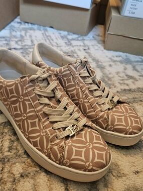 Michael Kors Women's Pink Beige Logo Sneakers